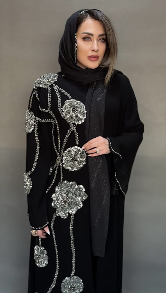 عبا جواهردوزی شده نقره ای برند سارا ضیا مدل Moon Flower