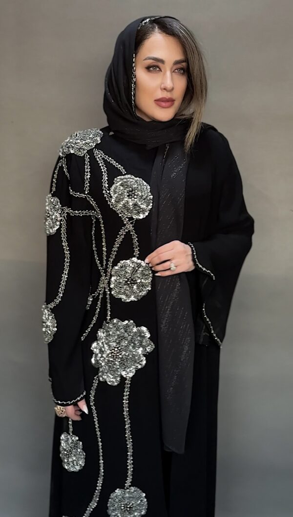 عبا جواهردوزی شده نقره ای برند سارا ضیا مدل Moon Flower