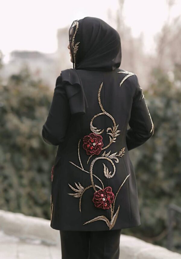 کت تک جواهردوزی مشکی برند سارا ضیا مدل Royal rose